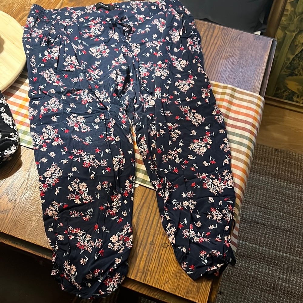 Capri jogger pants